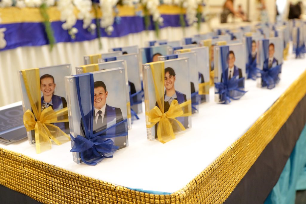 large number of frames at corporate event for reward in Sydney